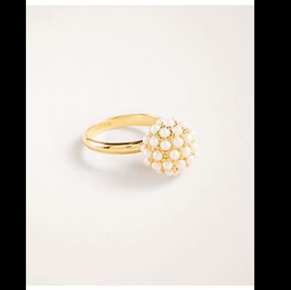 💍Ann Taylor Pearlized Fireball Ring